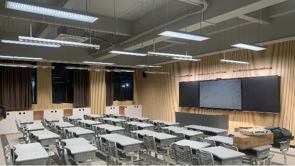 重塑教室光感，華輝教室燈打造健康光環(huán)境